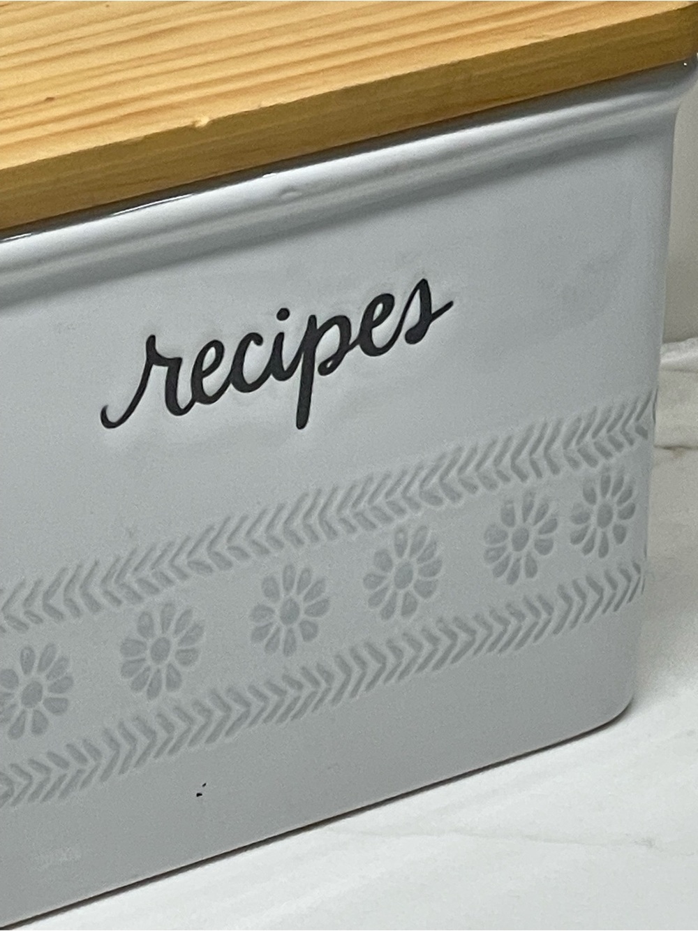 Recipes Ceramic Recipe Box with Wooden Lid - White Farmhouse Cottagecore